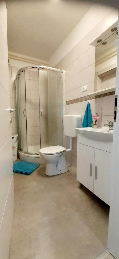 Lennida Studio Apartman With Free Parking Kavran Exterior photo