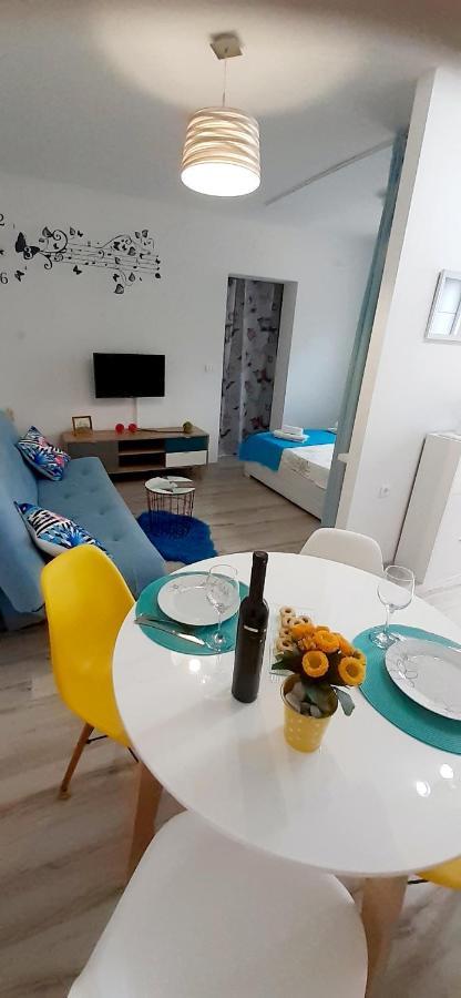 Lennida Studio Apartman With Free Parking Kavran Exterior photo